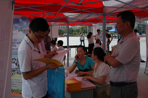 筑巢引鳳，吸納人才 敦煌種業(yè)參加酒泉市人社局組織的大型人才招聘會