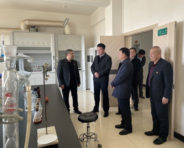 酒泉市政府黨組成員、副市長哈里別克來敦煌種業(yè)調(diào)研指導(dǎo)工作